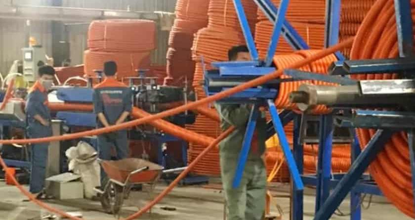 máy sản xuất ống nhựa xoắn hdpe adp